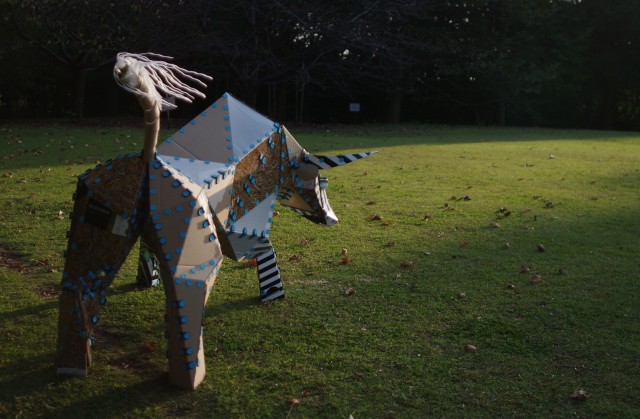 メイクドゥ(makedo)で、実物大のウシを作ってみた！